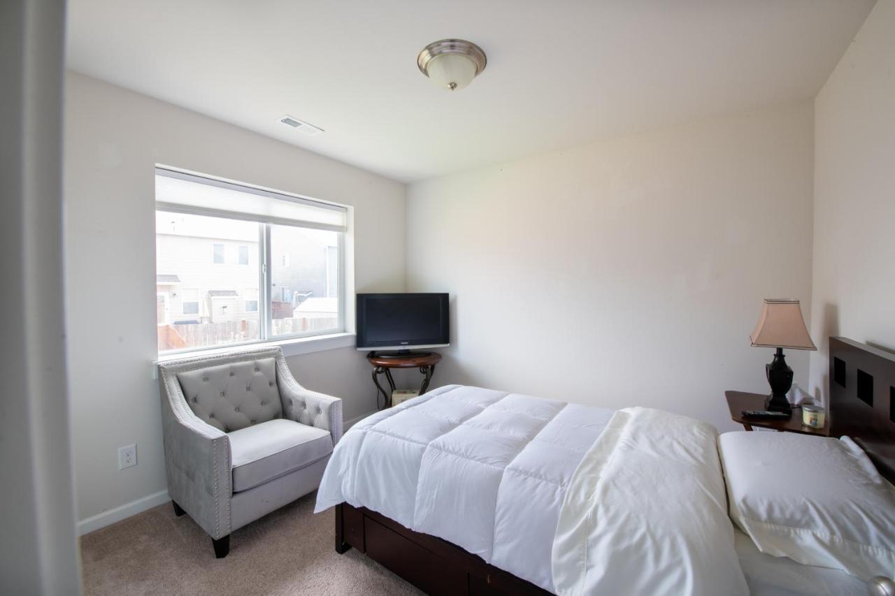 Utopia Luxury Stay Puyallup Exterior photo